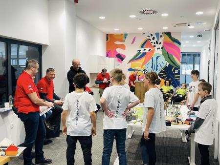 FLL ekipa SuperJufke in brihtne buče odšla na svetovno prvenstvo FLL v Avstralijo 3